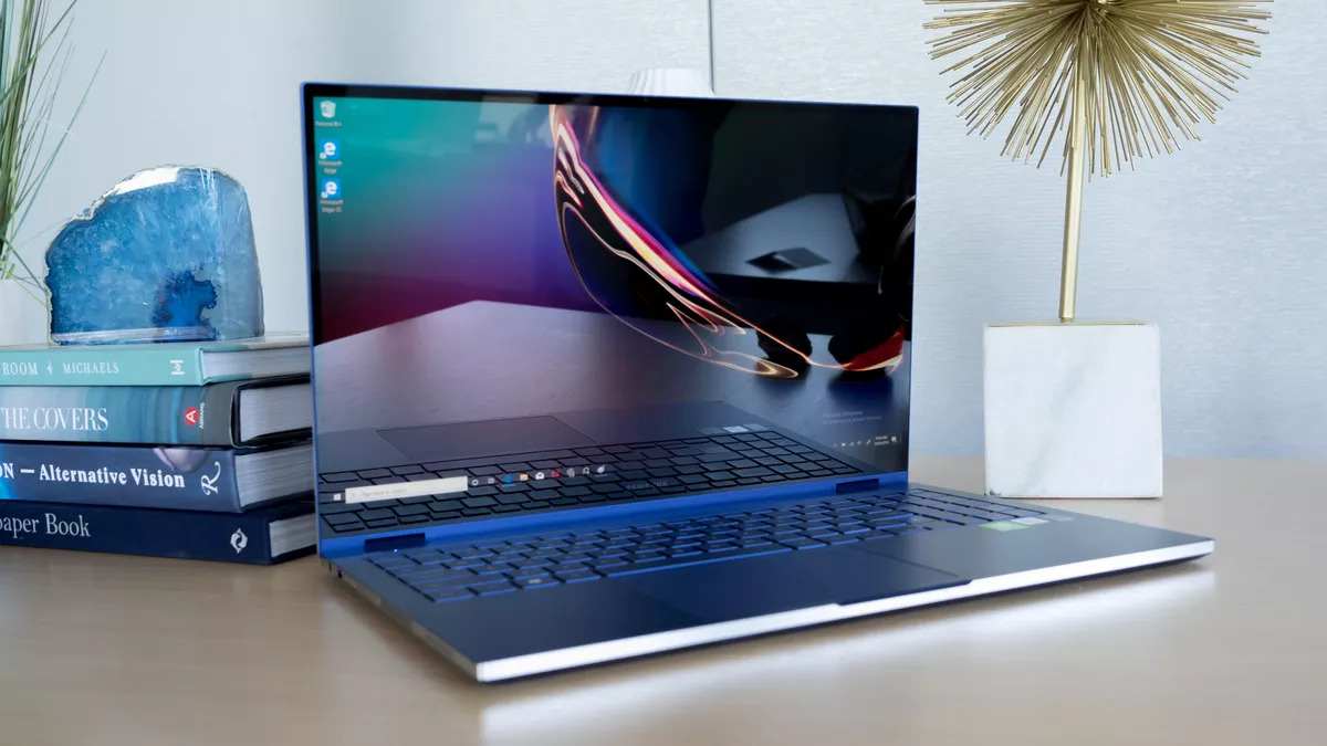 صفحه‌نمایش QLED و عمر باتری گلکسی Book flex