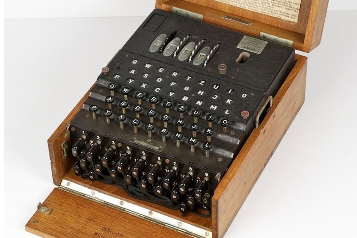 ماشین رمزنگاری ارتش نازی به‌‌نام Enigma M4 با قیمت ۴۳۸ هزار دلار فروخته شد